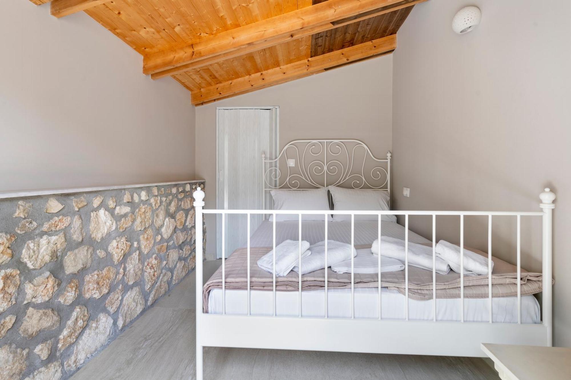 Marcon Stone House *