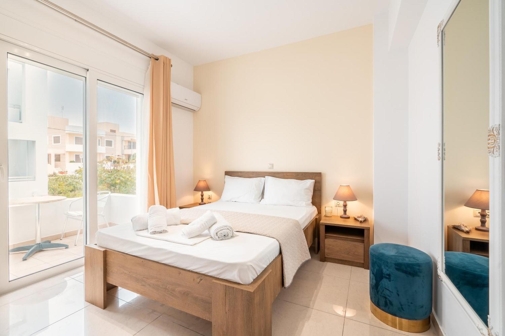 Apartment Ilia's With View 2