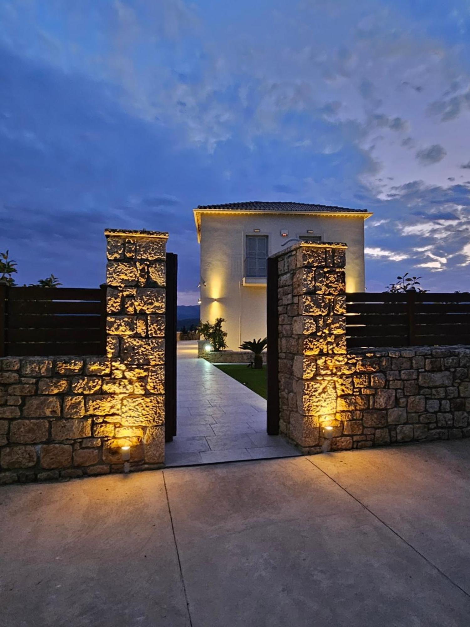 Villa Athina *