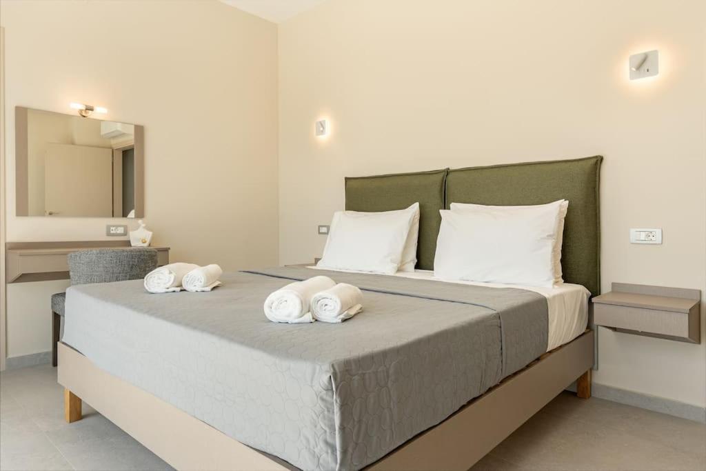 Villa Brand New Kefalonia Stone - Trapezaki Tranquility *
