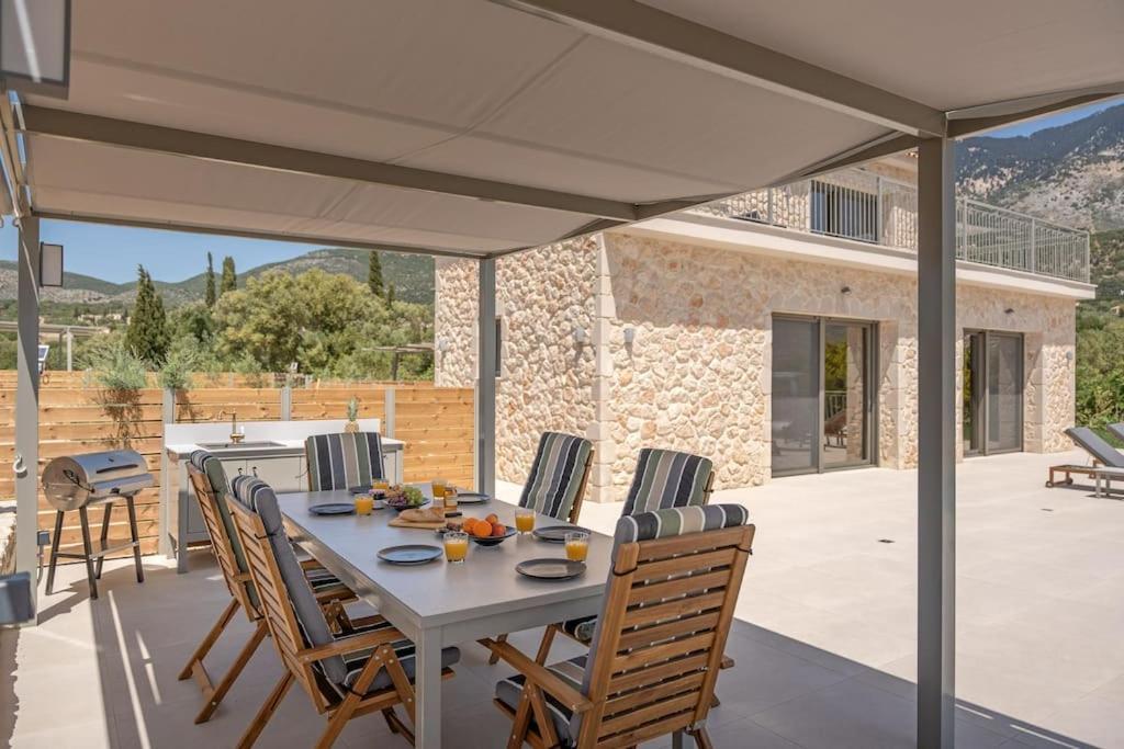 Villa Brand New Kefalonia Stone - Trapezaki Tranquility *