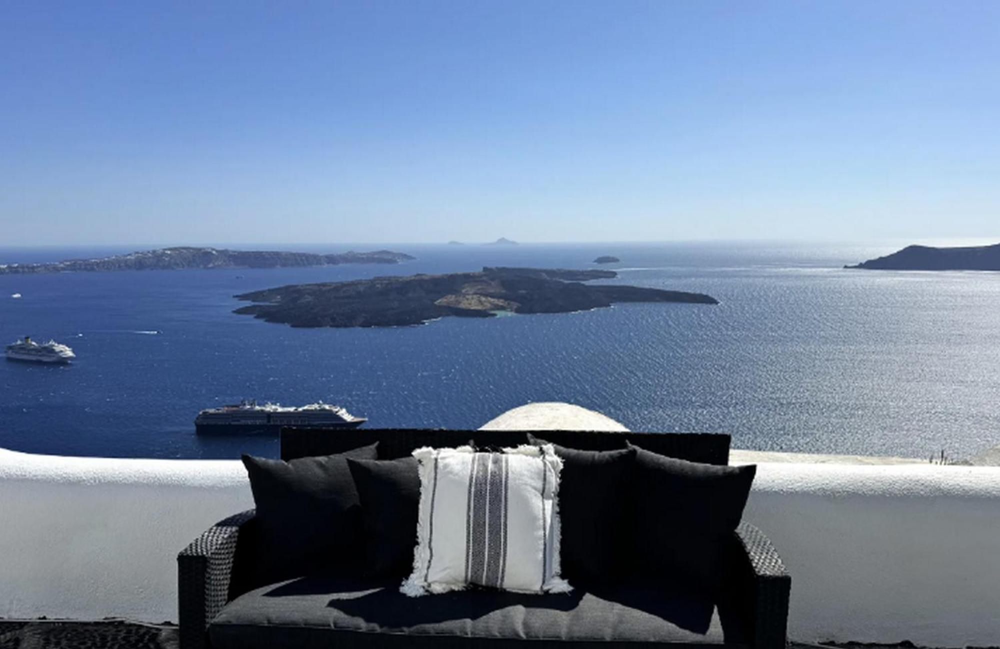 Villa Exquisite Santorini Kamelot 3 Bedrooms Spectacular Aegean Sea Views Private Outdoor Hot Tub *