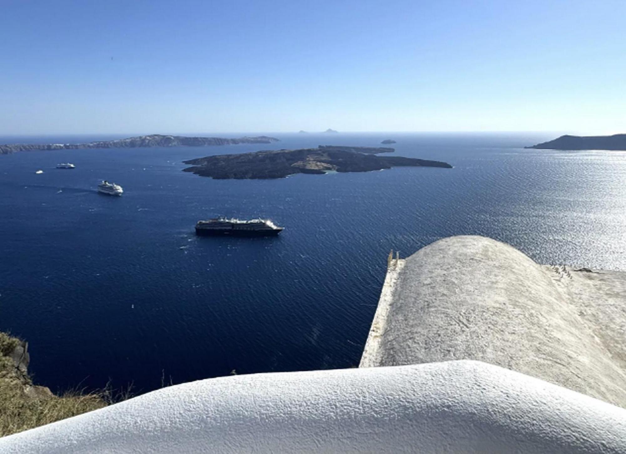 Villa Exquisite Santorini Kamelot 3 Bedrooms Spectacular Aegean Sea Views Private Outdoor Hot Tub Imerovigli (Santorini)