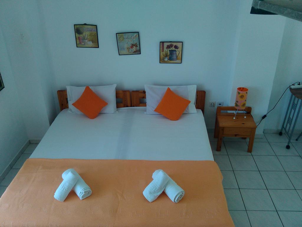 House Mantesos Apartment Koinira