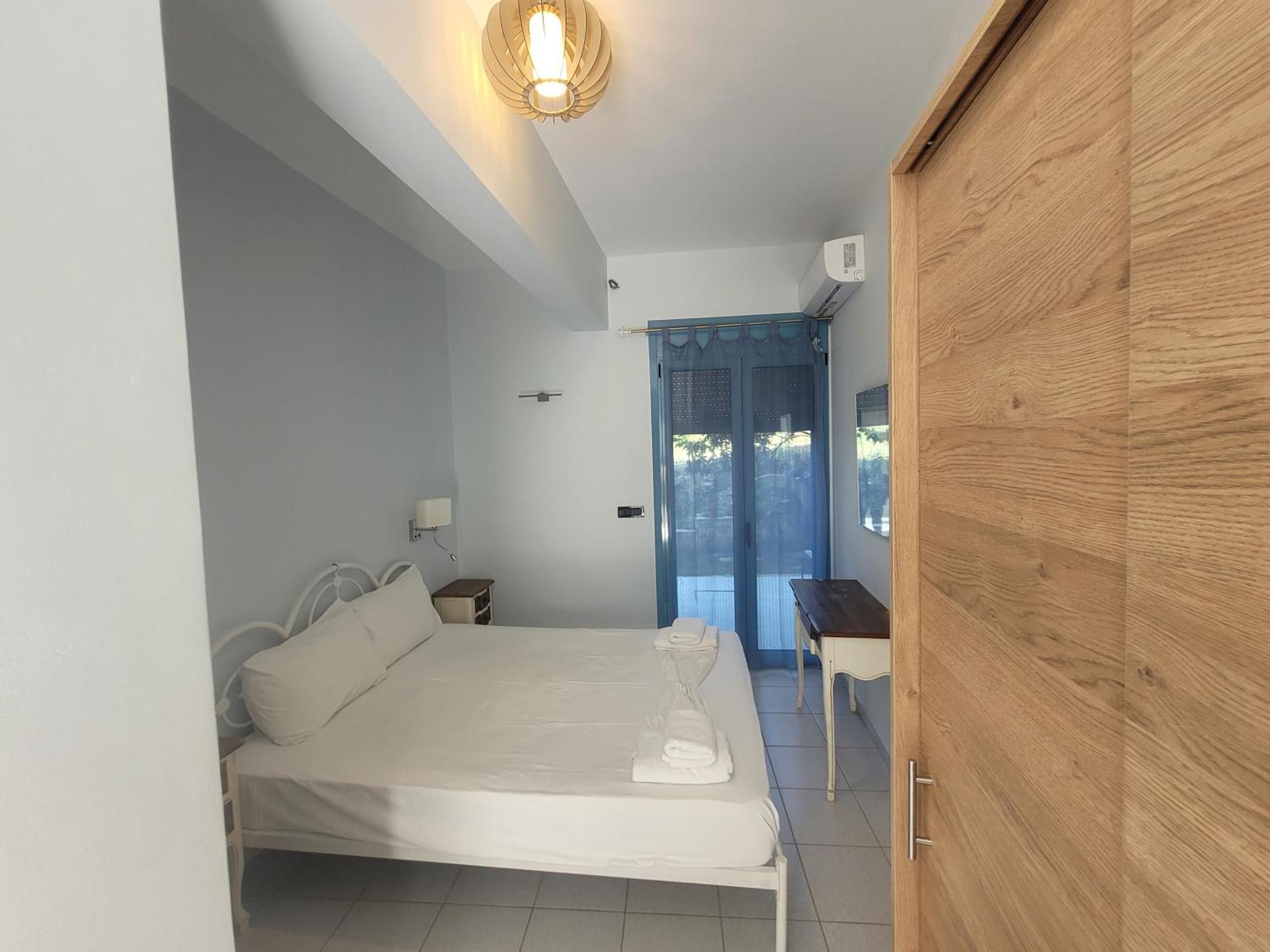 Bed & Breakfast Aκrotiriresort *