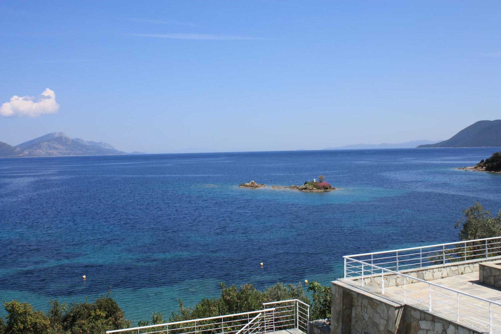 Seaview Pteleos