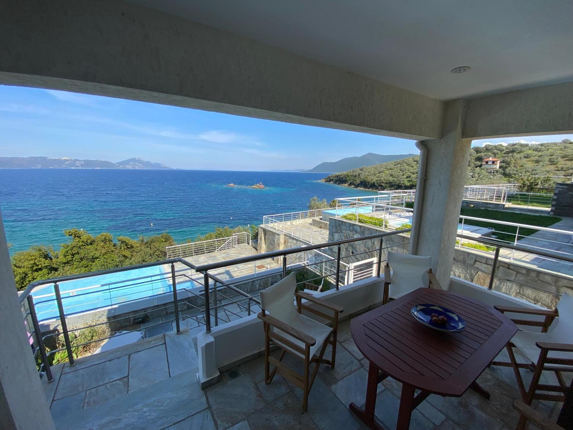 Seaview Pteleos