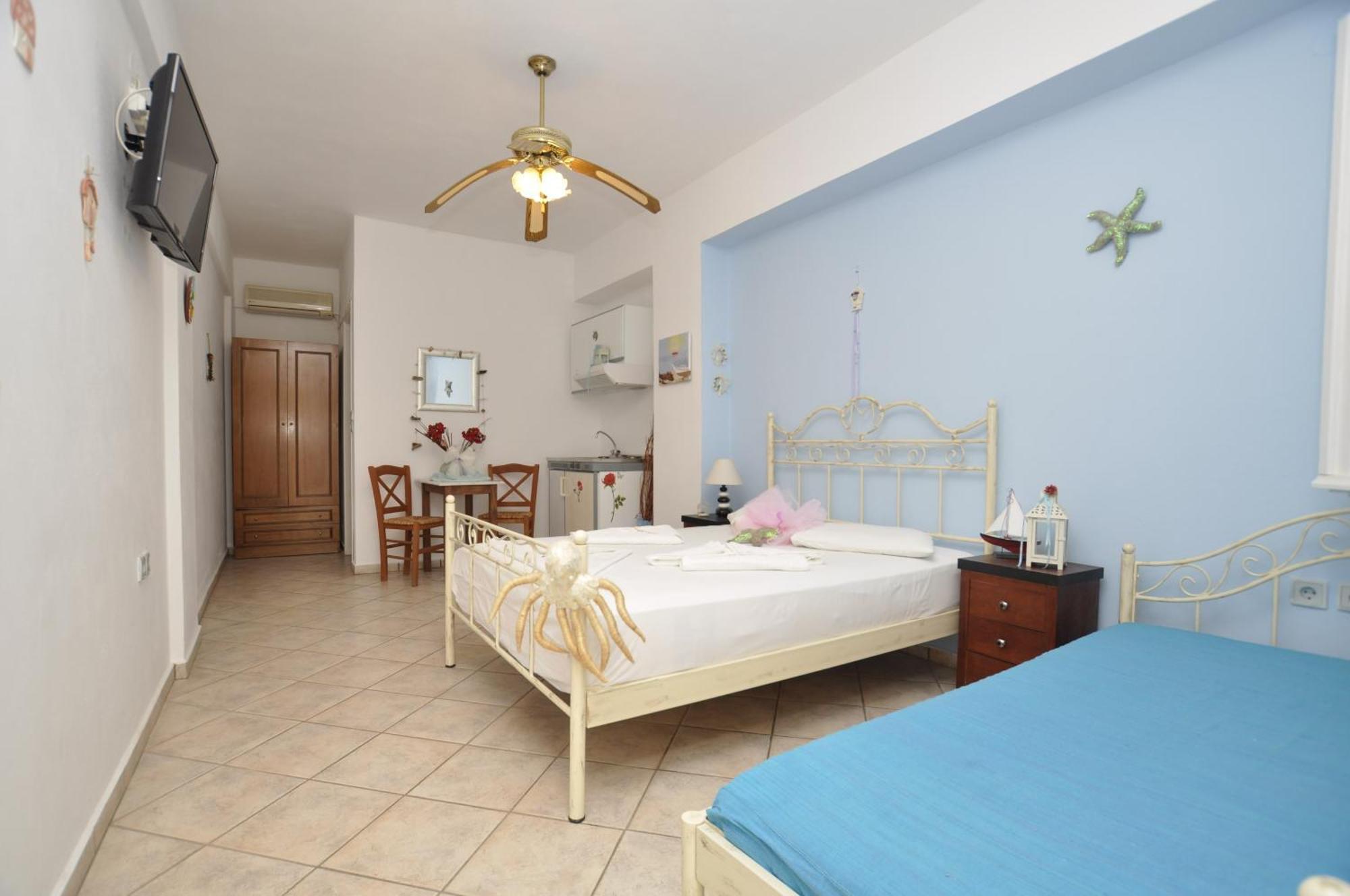 Aparthotel Manos Megas Gialos - Nites