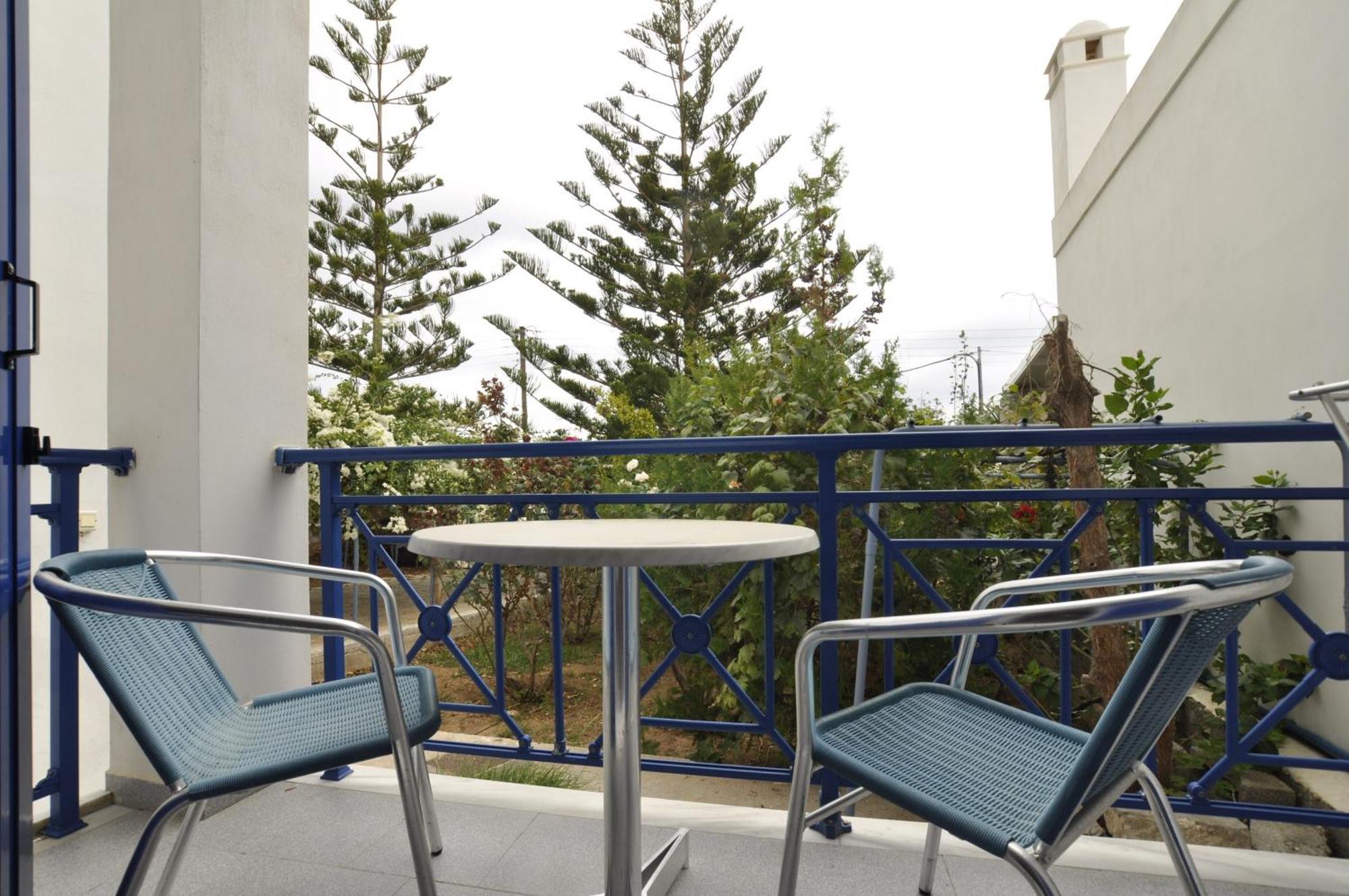 Manos Aparthotel Megas Gialos - Nites