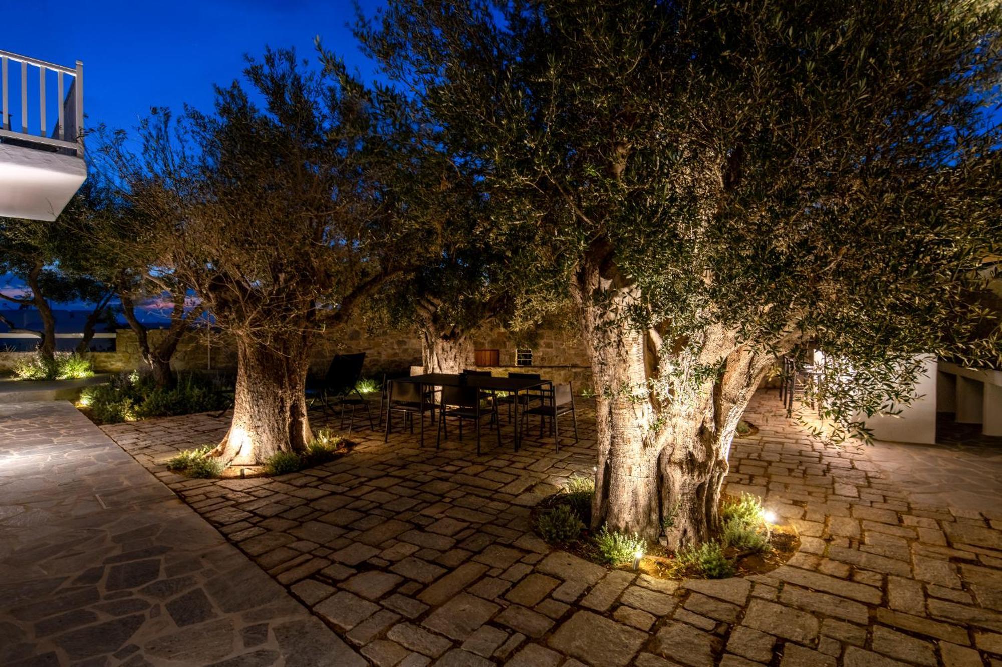 Rochari Hotel