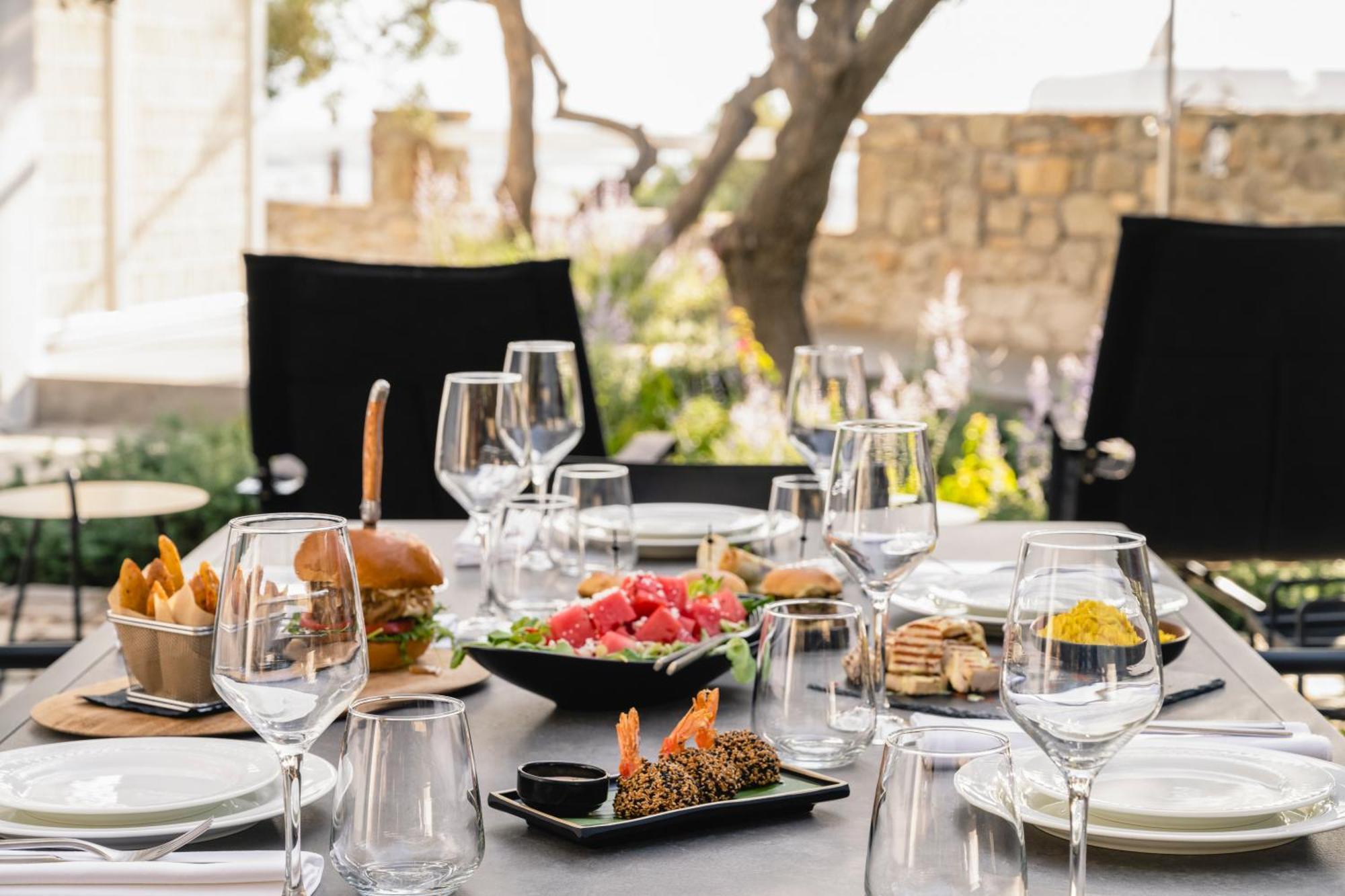 Rochari Hotel