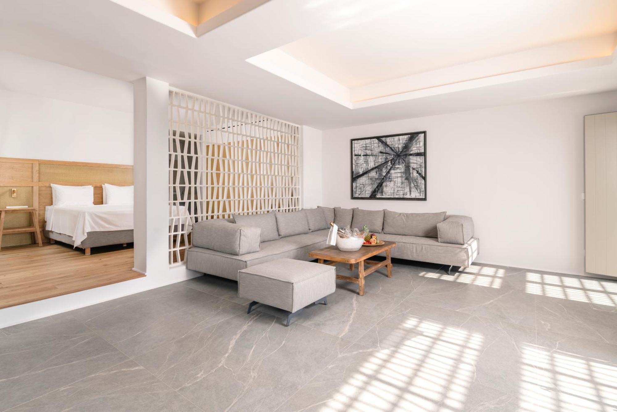 Rochari Hotel 4*