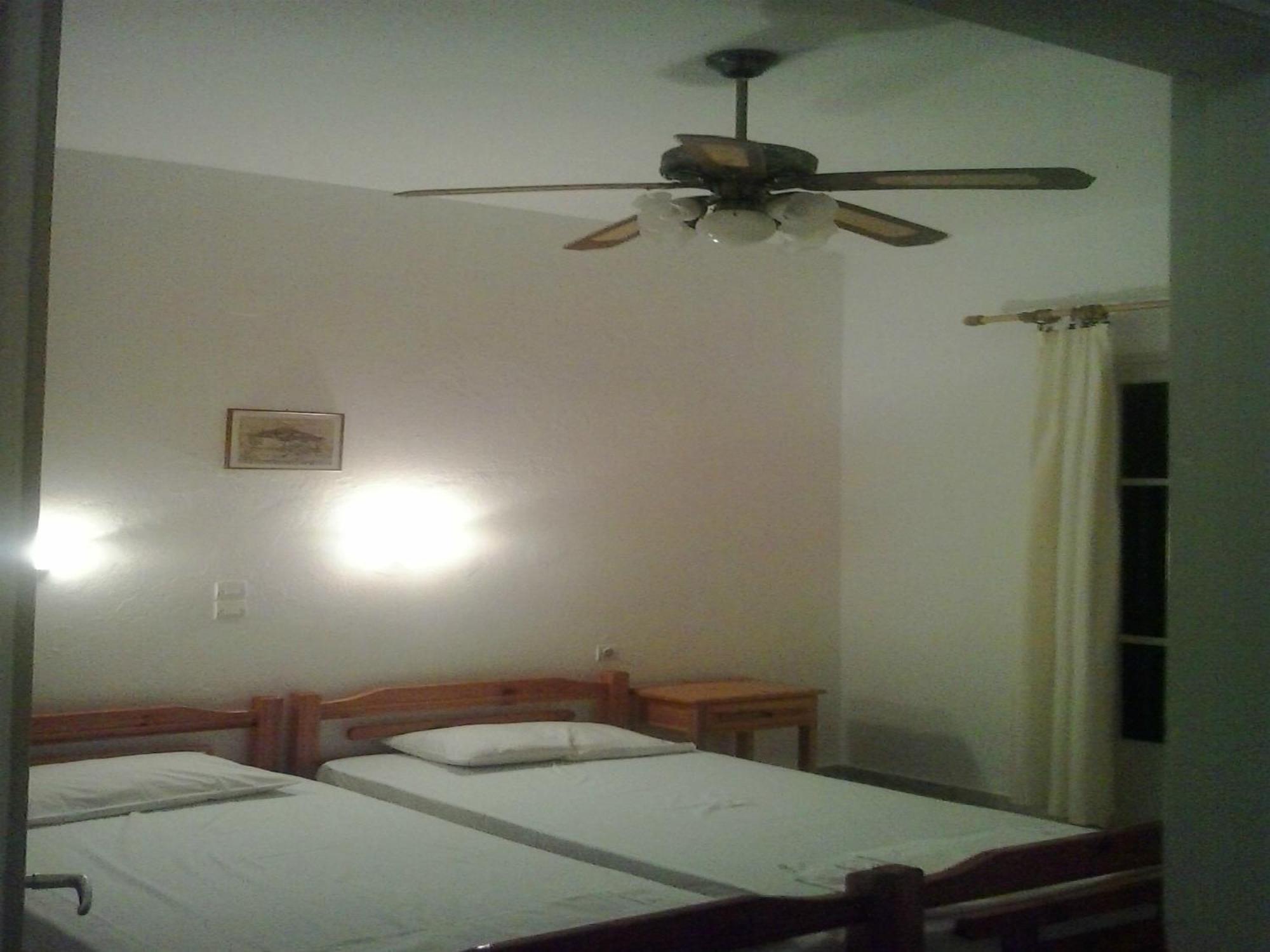 Apartment Karagiozos Studios & Skopelos Town