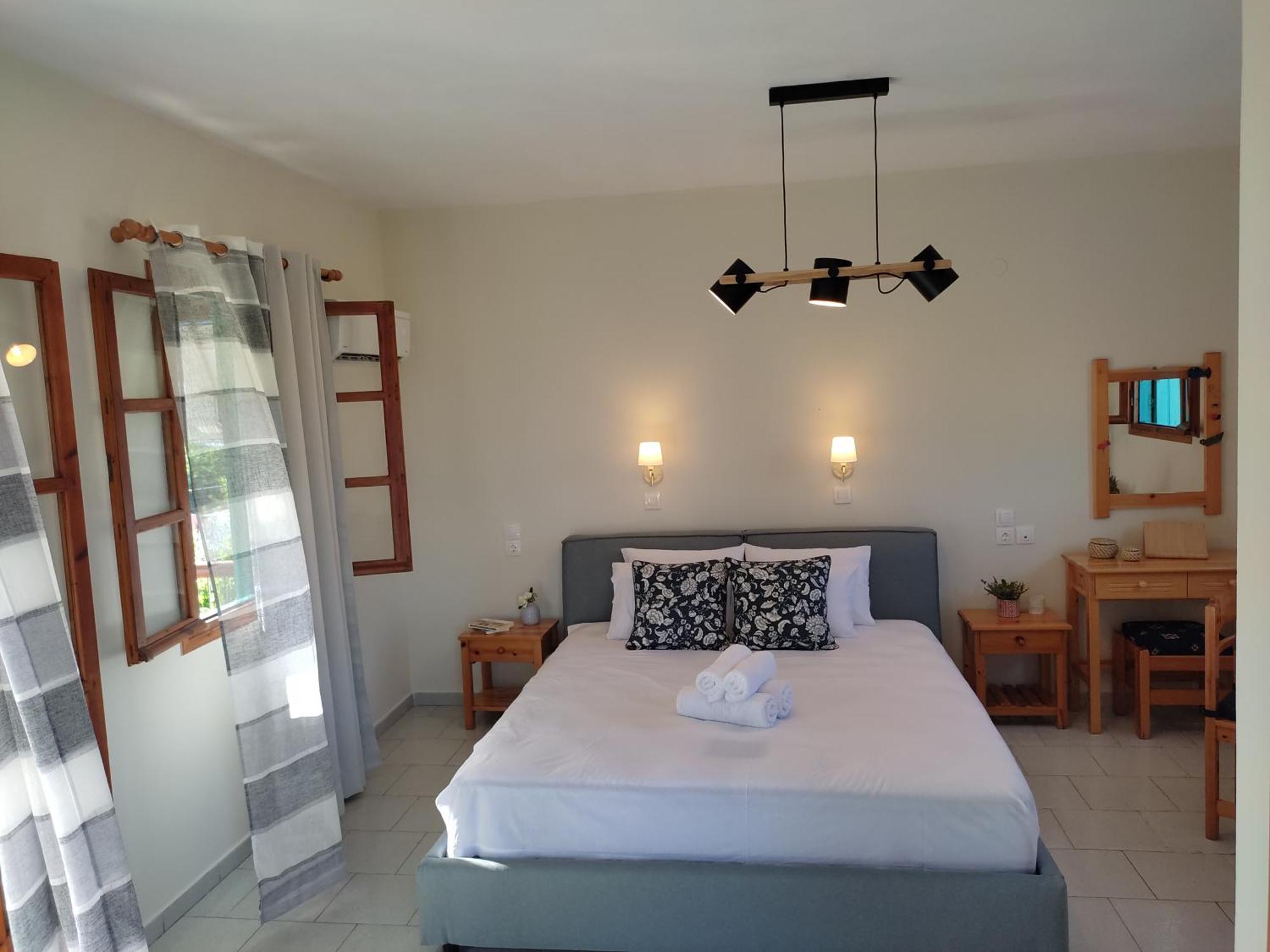 Dafnes Skopelos Town