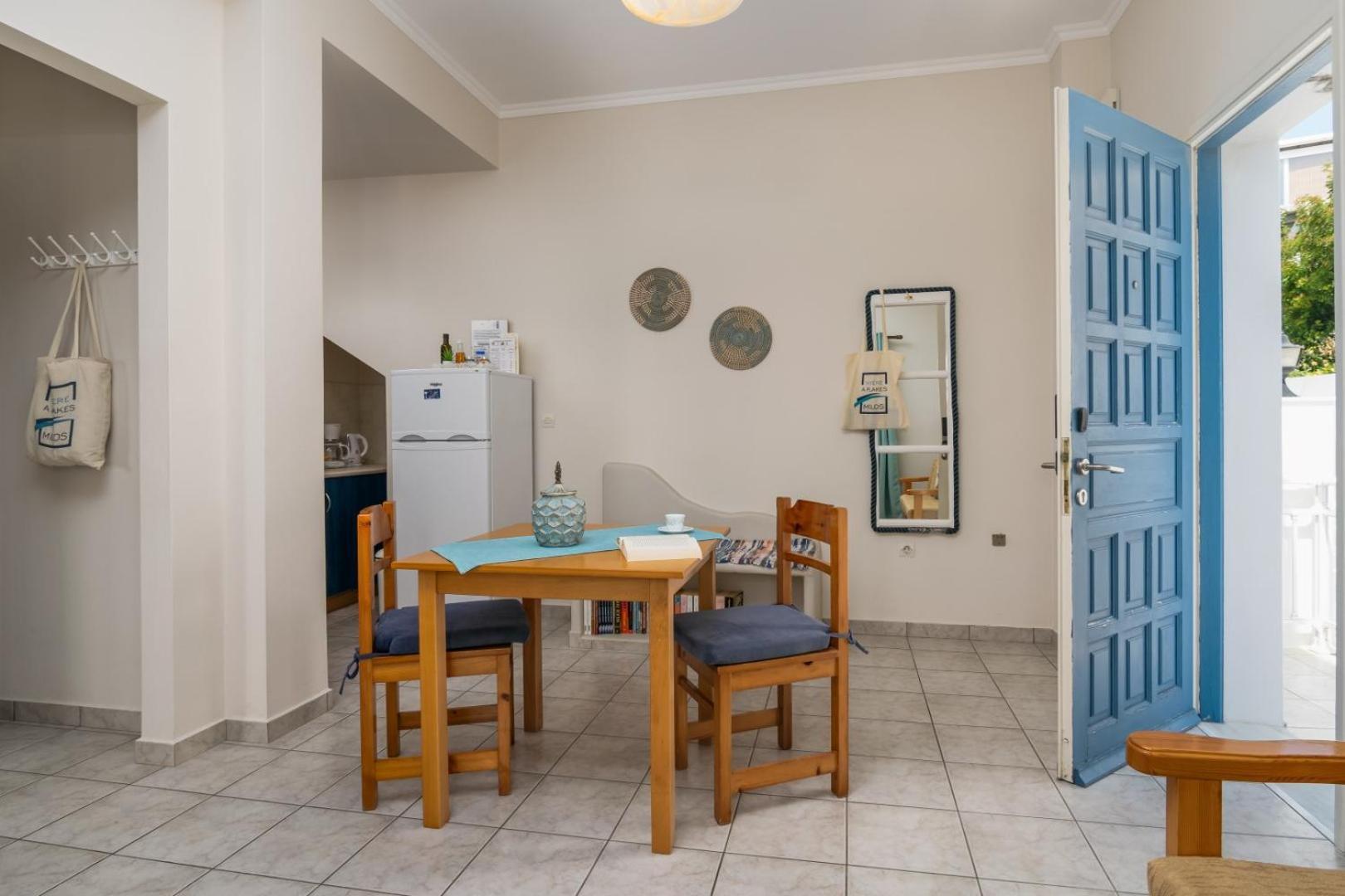 Vira Vivere 3* Plaka (Milos)