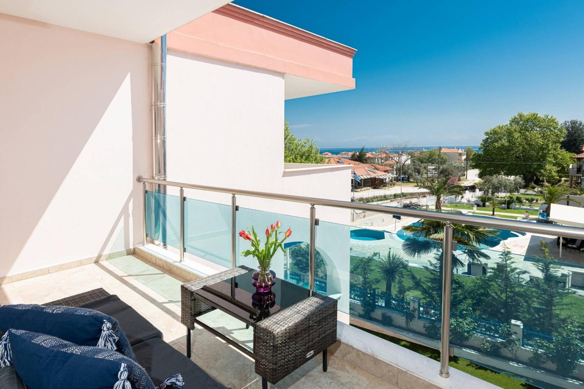 Stratos Deluxe Apartment
