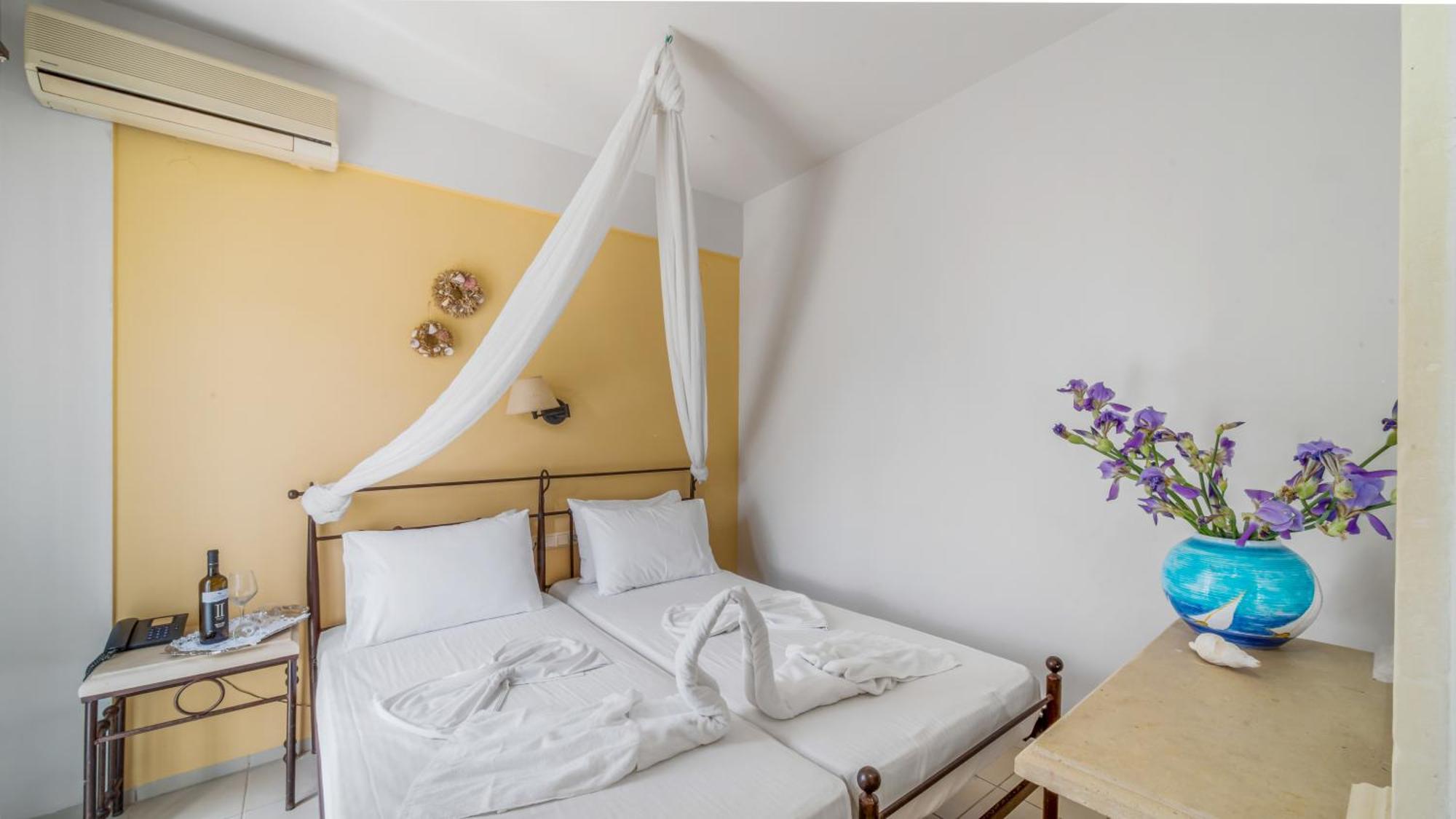Golden Bay Aparthotel