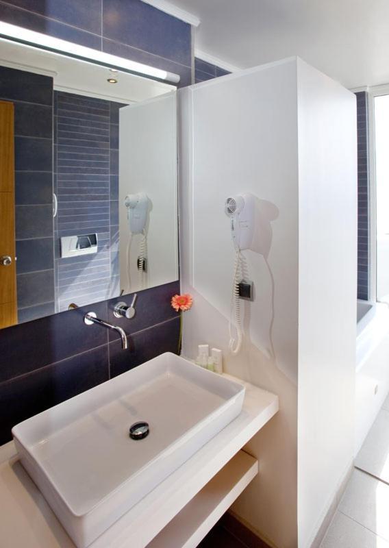 Hotel Semiramis 4*