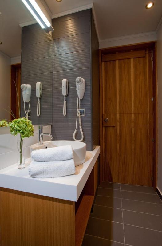 Hotel Semiramis 4*