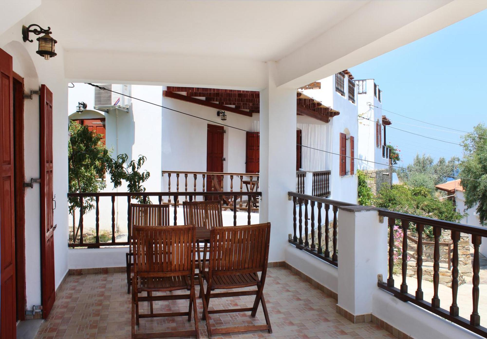 Ikaria Utopia - Cusco