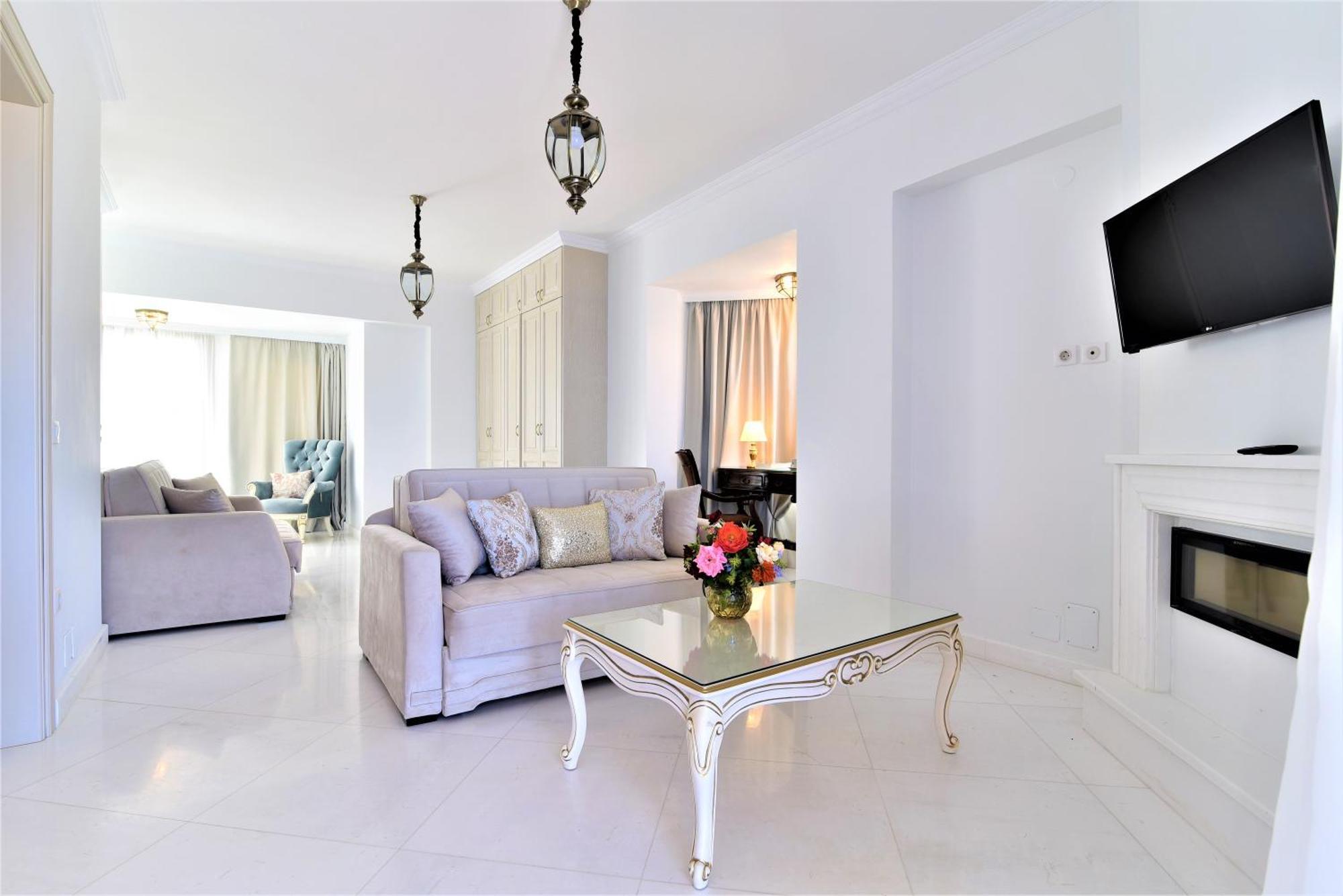 Viva Mare & Hotel Mithymna