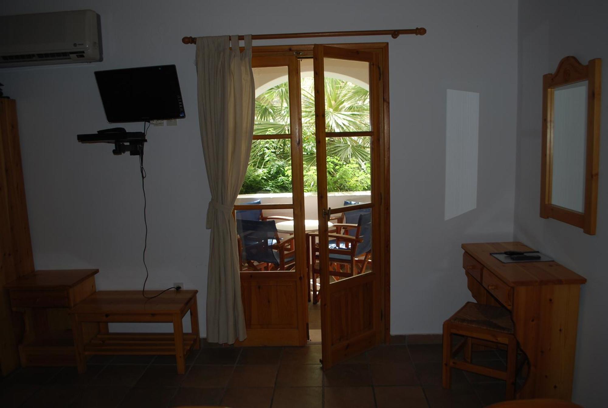 Siroco's And Aparthotel 3*