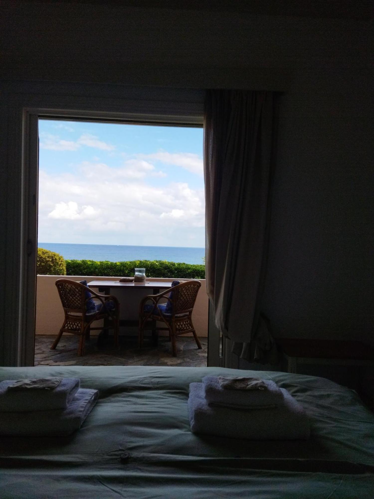 Georgia & * Kalamaki (Chania)