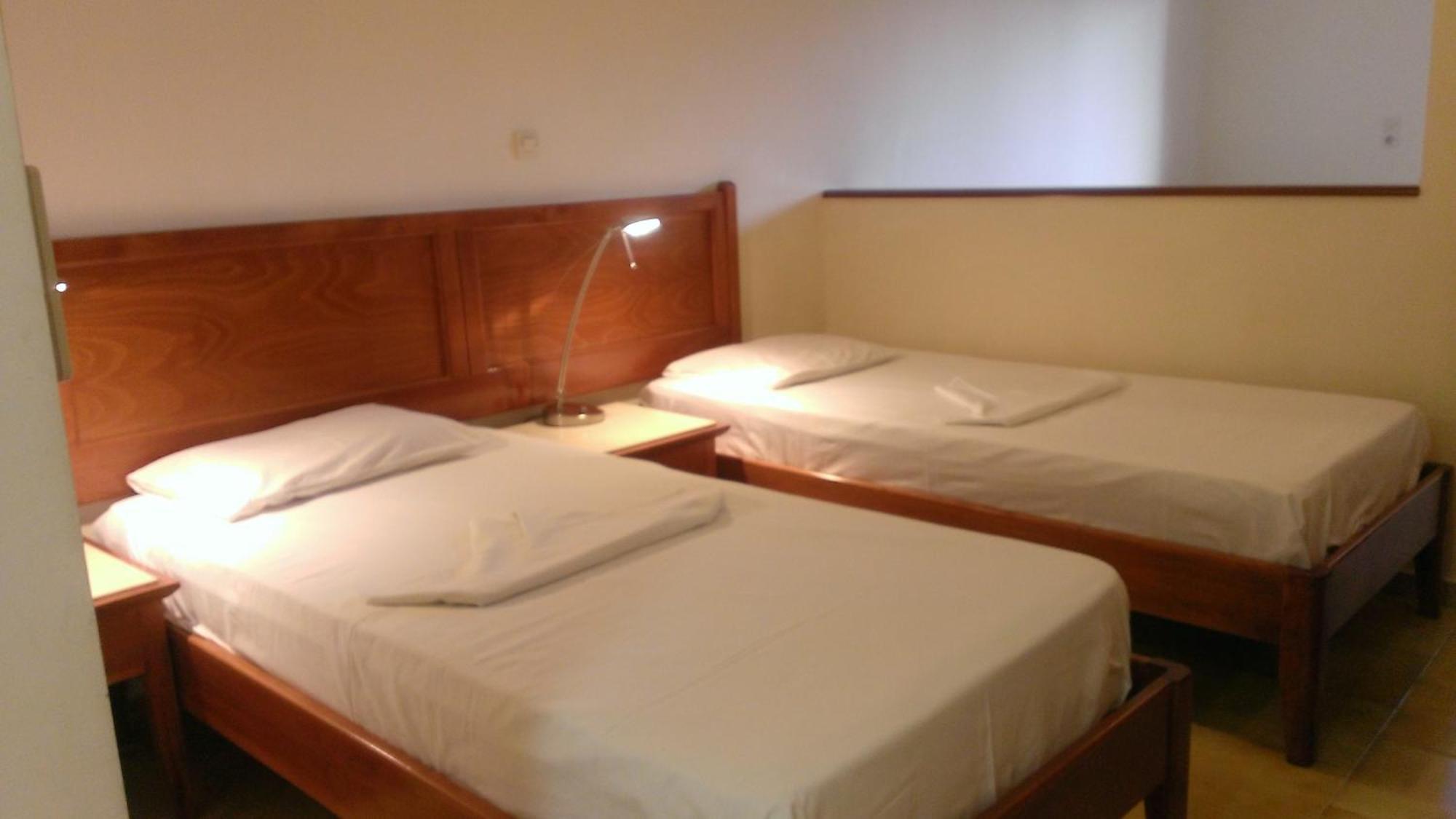 Captain Yiannis Studios & Aparthotel