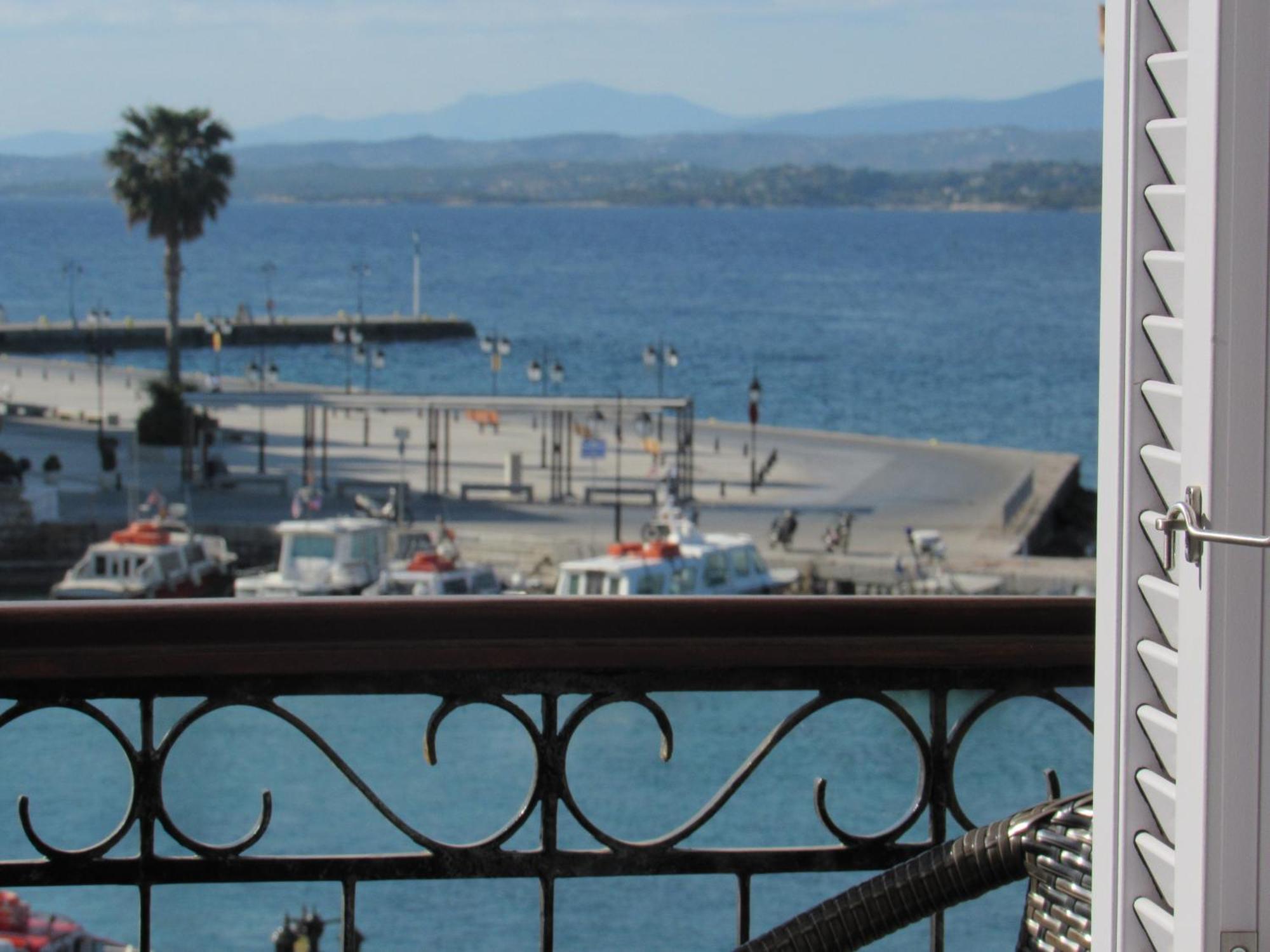Alexandris * Spetses Town