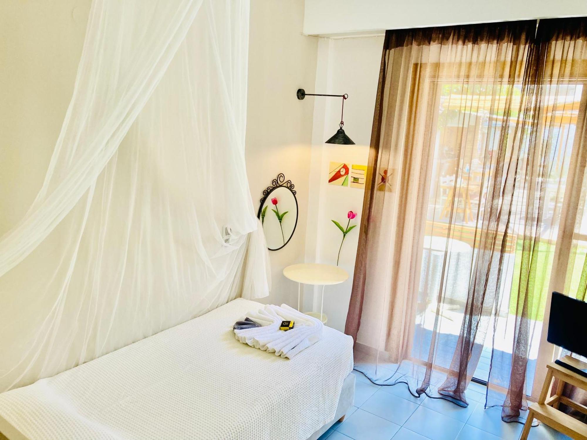 Aparthotel Tree Of Life Art Agia Marina (Crete)