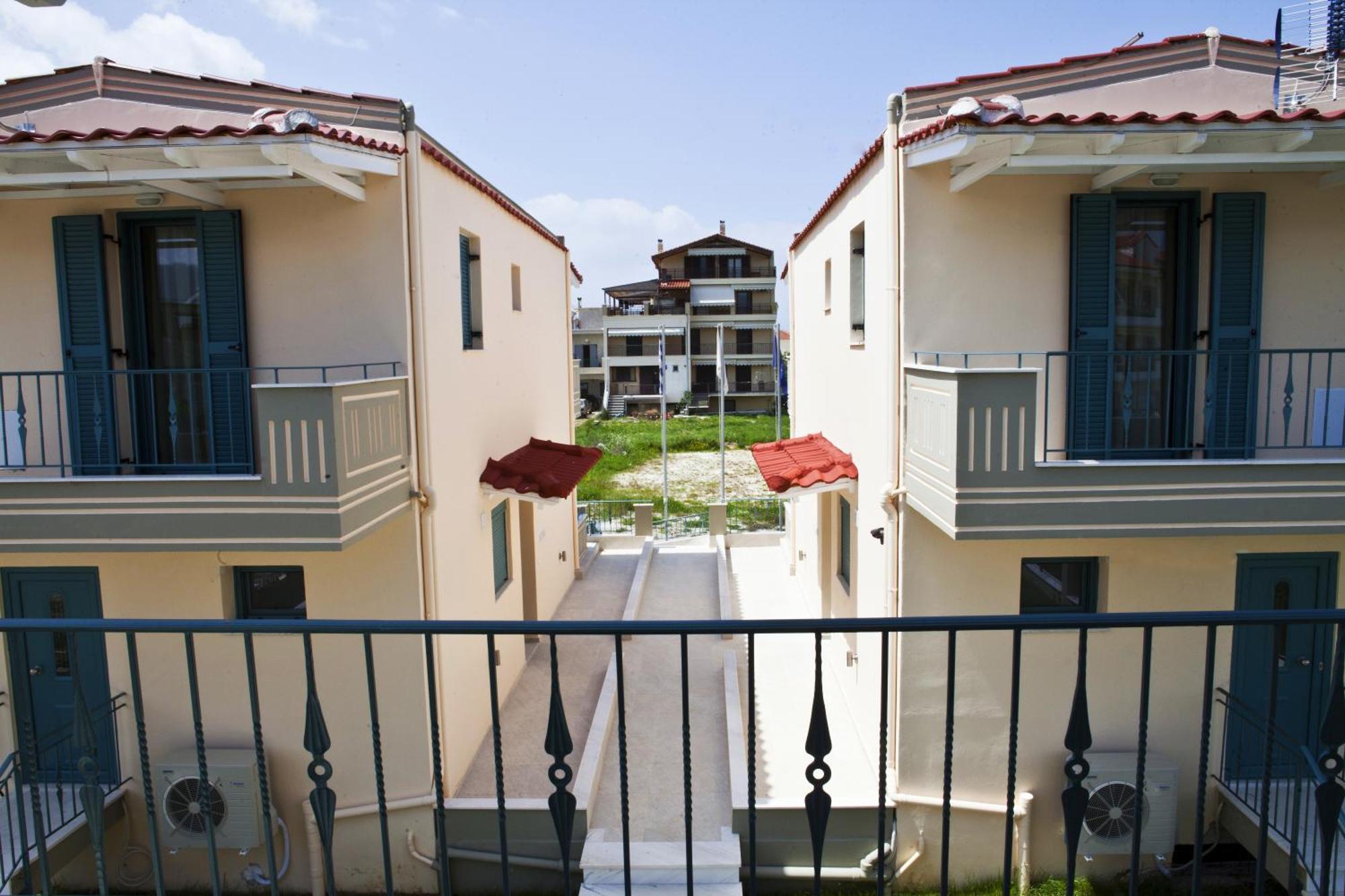 Anemos Aparthotel 3*