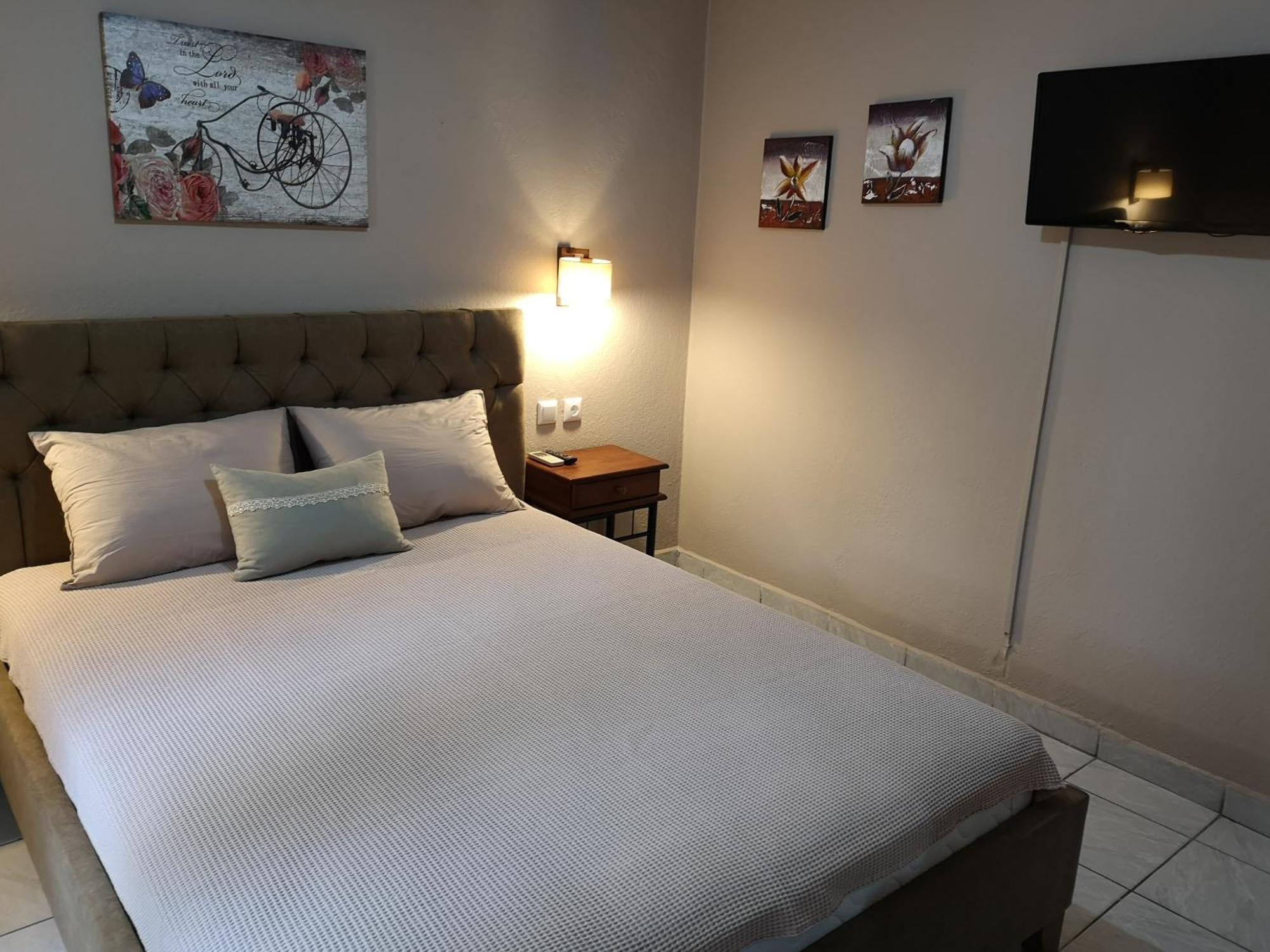 Venice Deluxe Pefkari
