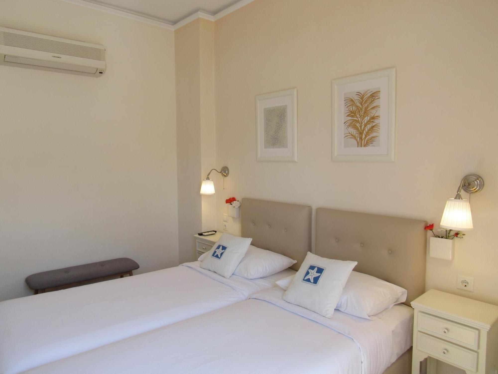 Alexandris Hotel *