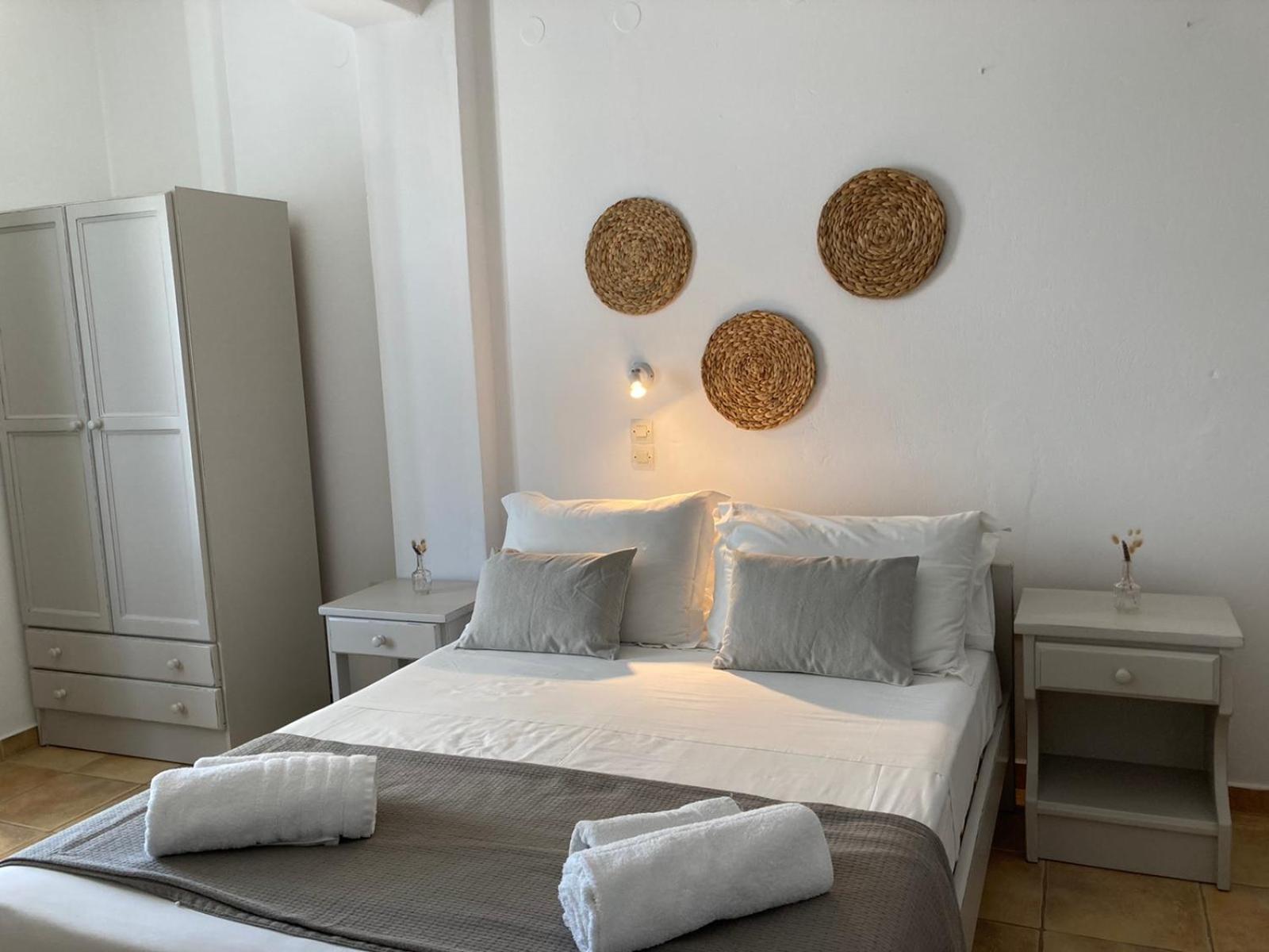 Helen's Minimal & Apartment Aliki (Paros)