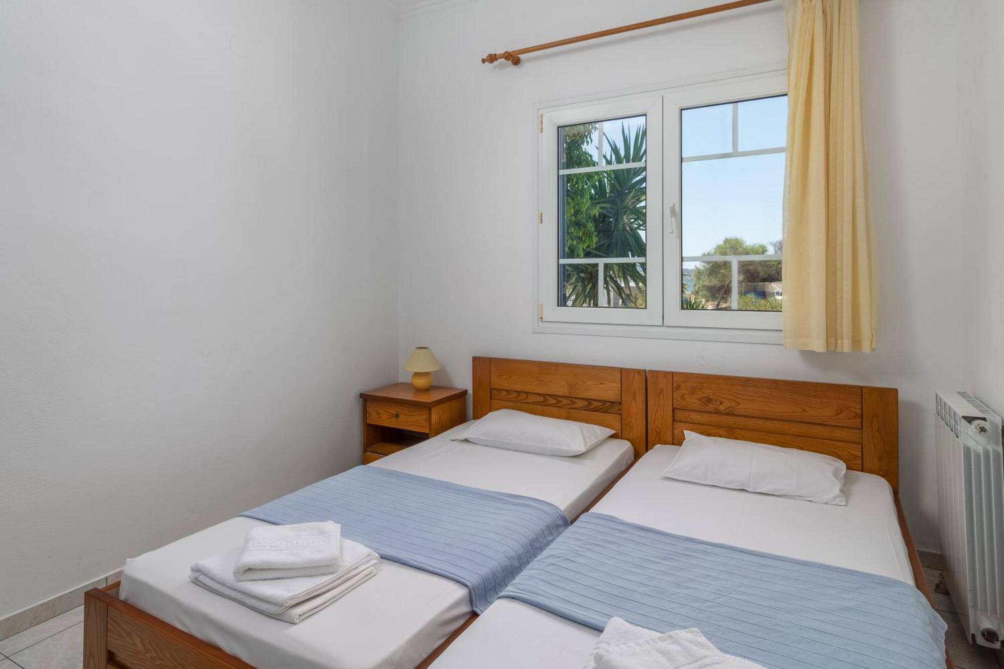 Tina's * Adamantas (Milos)