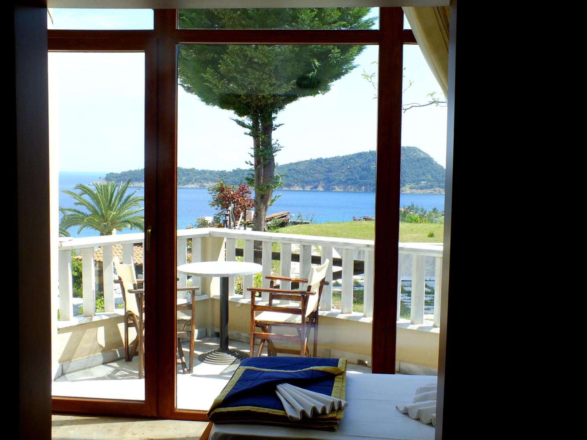 Hotel Kinira Beach Hotel