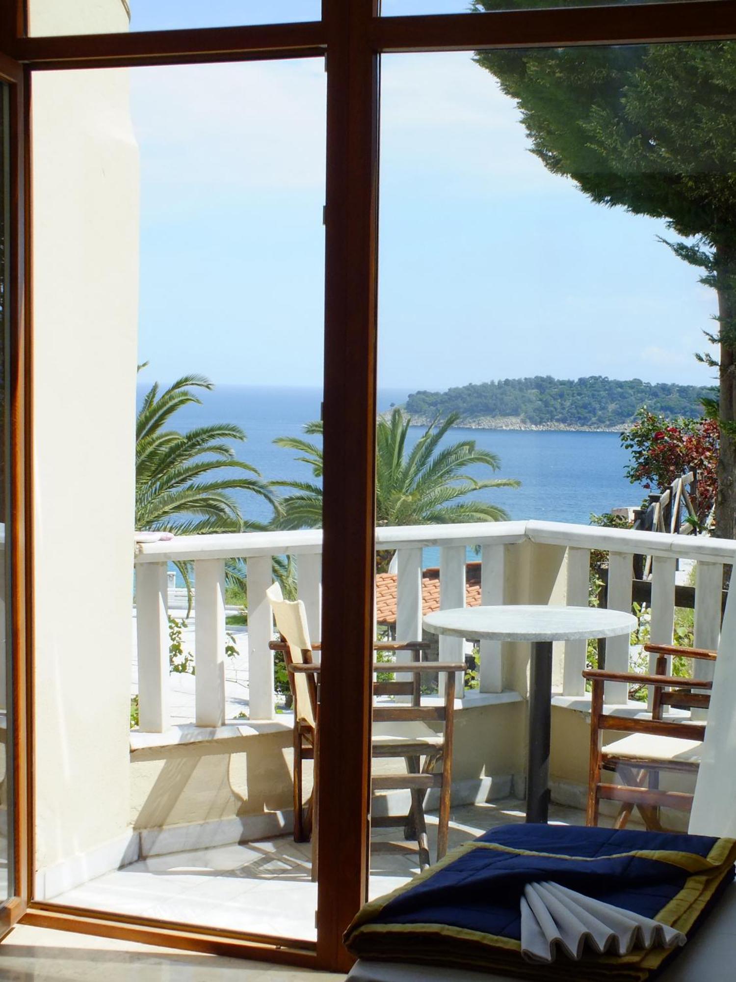 Hotel Kinira Beach Hotel