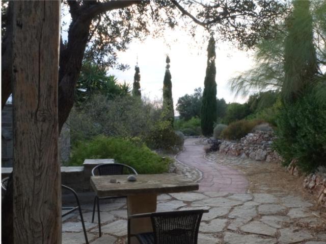 To The Garden Aliki (Paros)