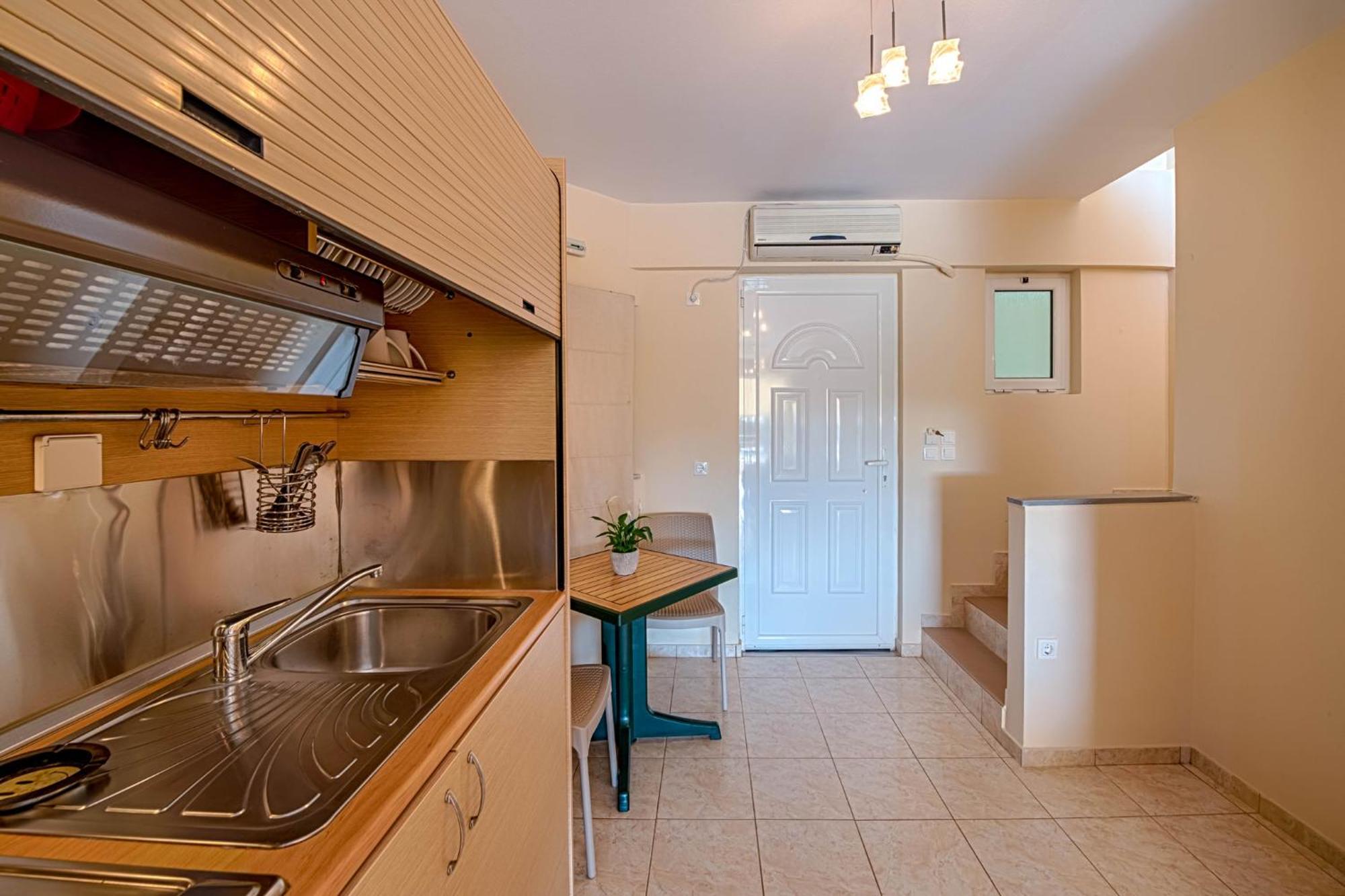 Anilio Plaza Aparthotel 4*