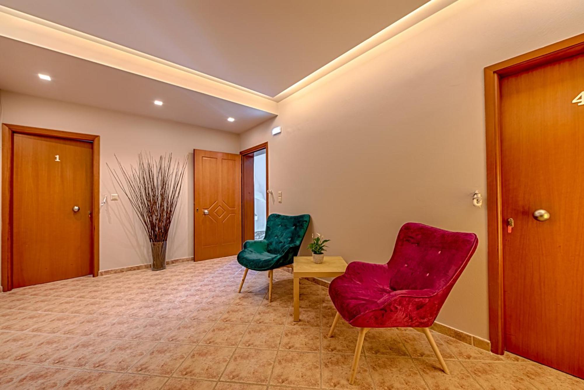Aparthotel Anilio Plaza