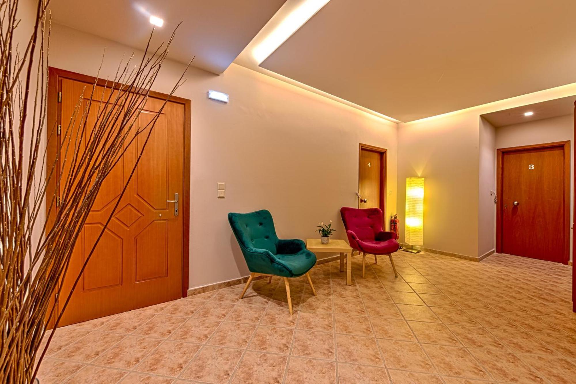 Anilio Plaza Zacharo
