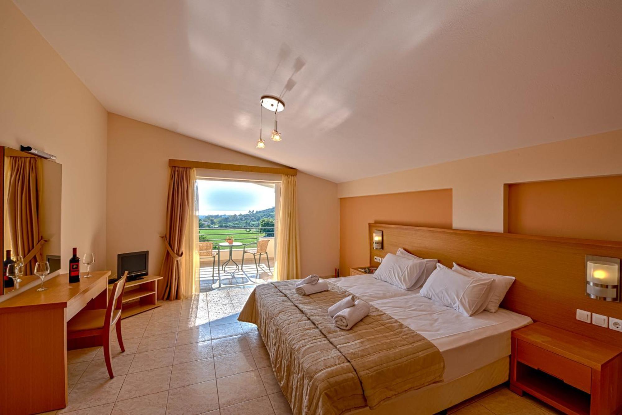 Anilio Plaza 4*
