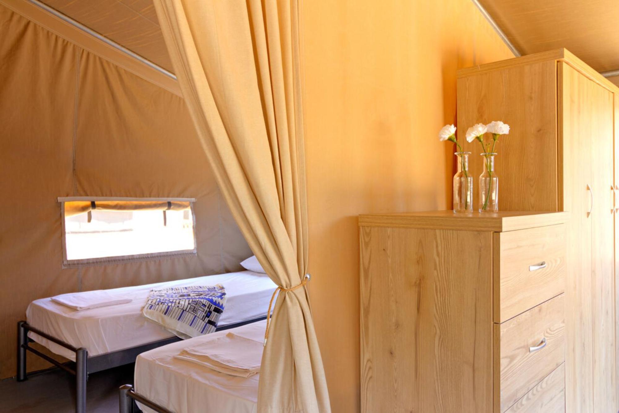 Campsite Armenistis & *