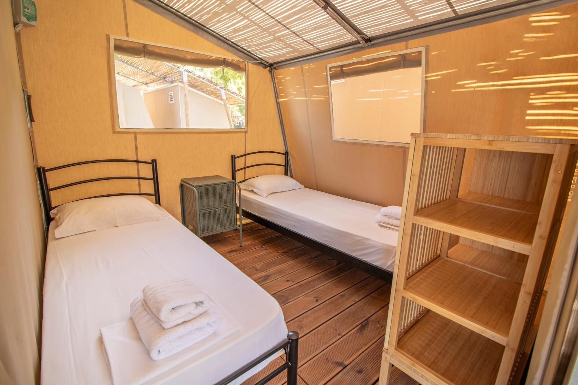 Campsite Armenistis & Sarti