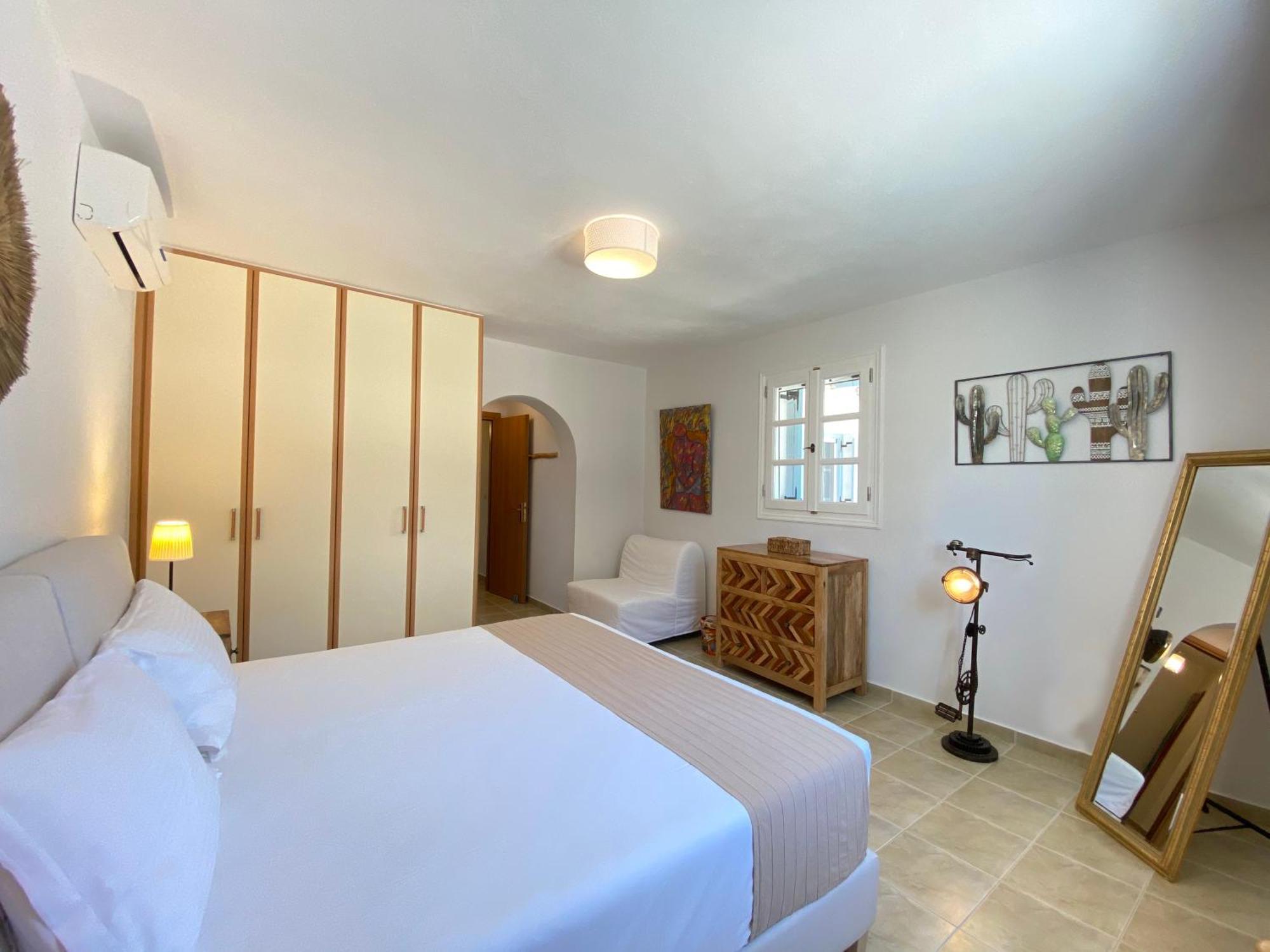 Villa Seaside Naxos • *