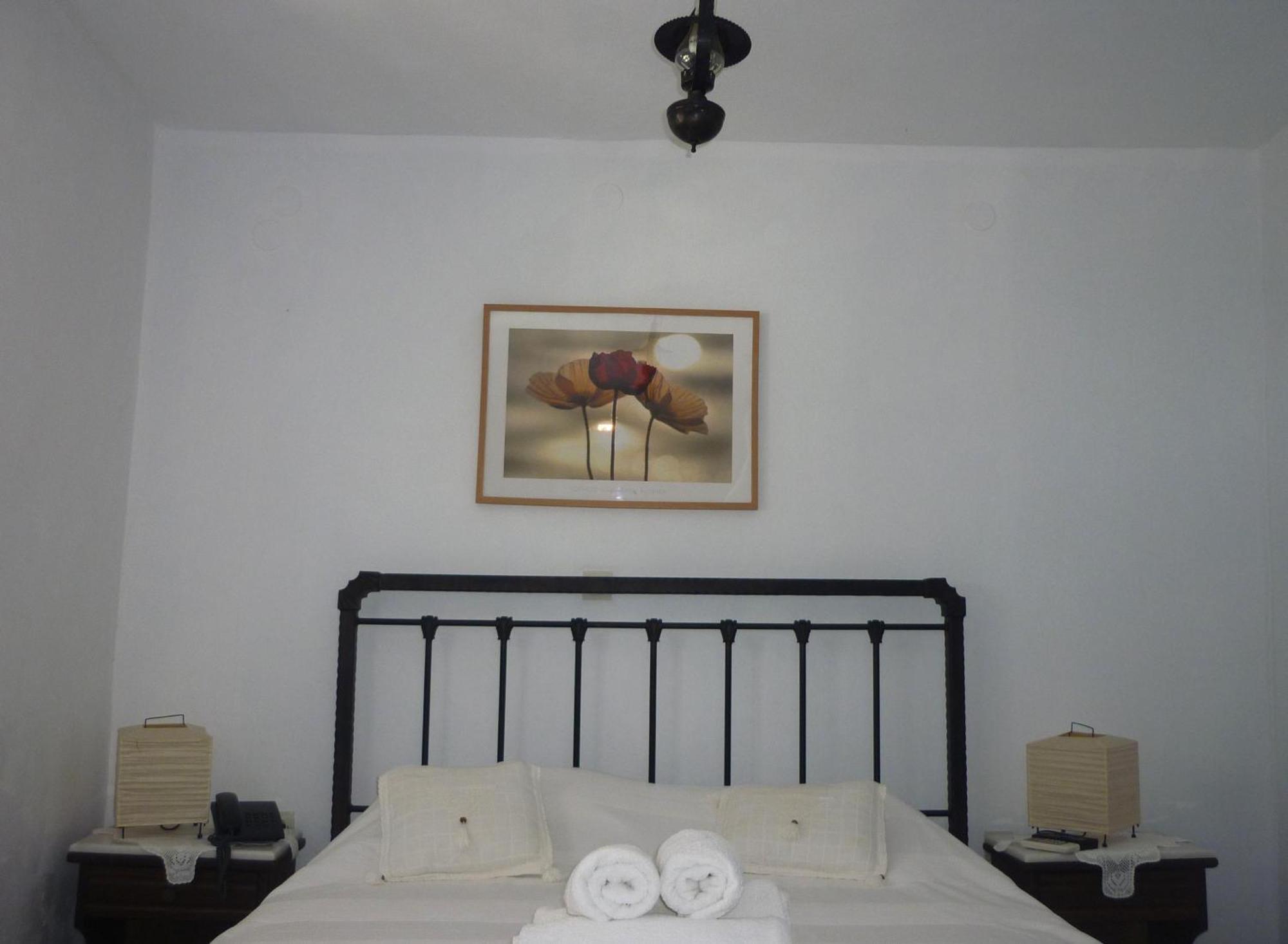 Agnanti Traditional Guest house