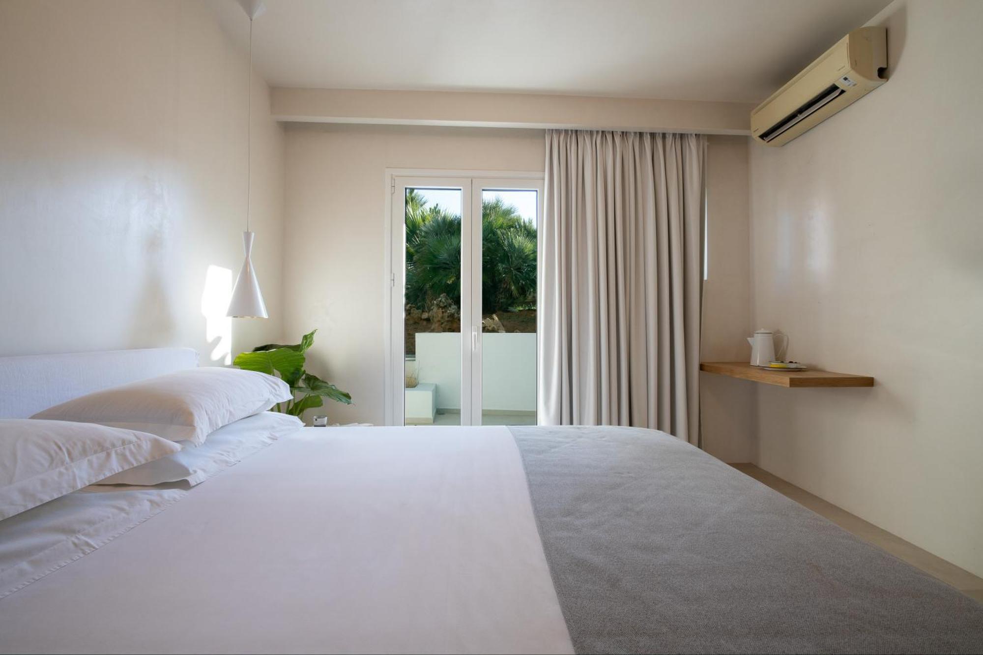 Aparthotel Akrogiali Beach 4*