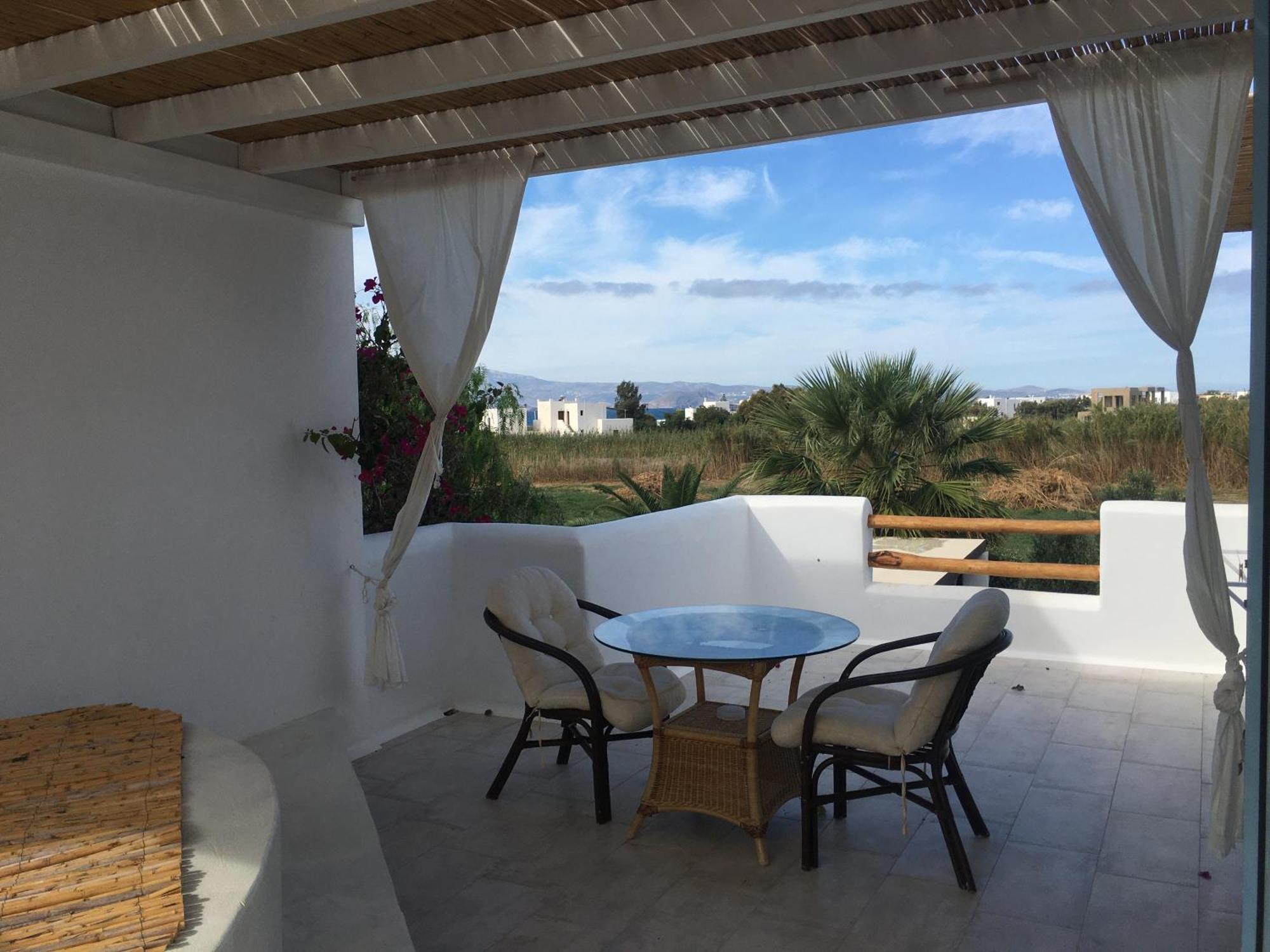 Valena Mare & Plaka (Naxos)