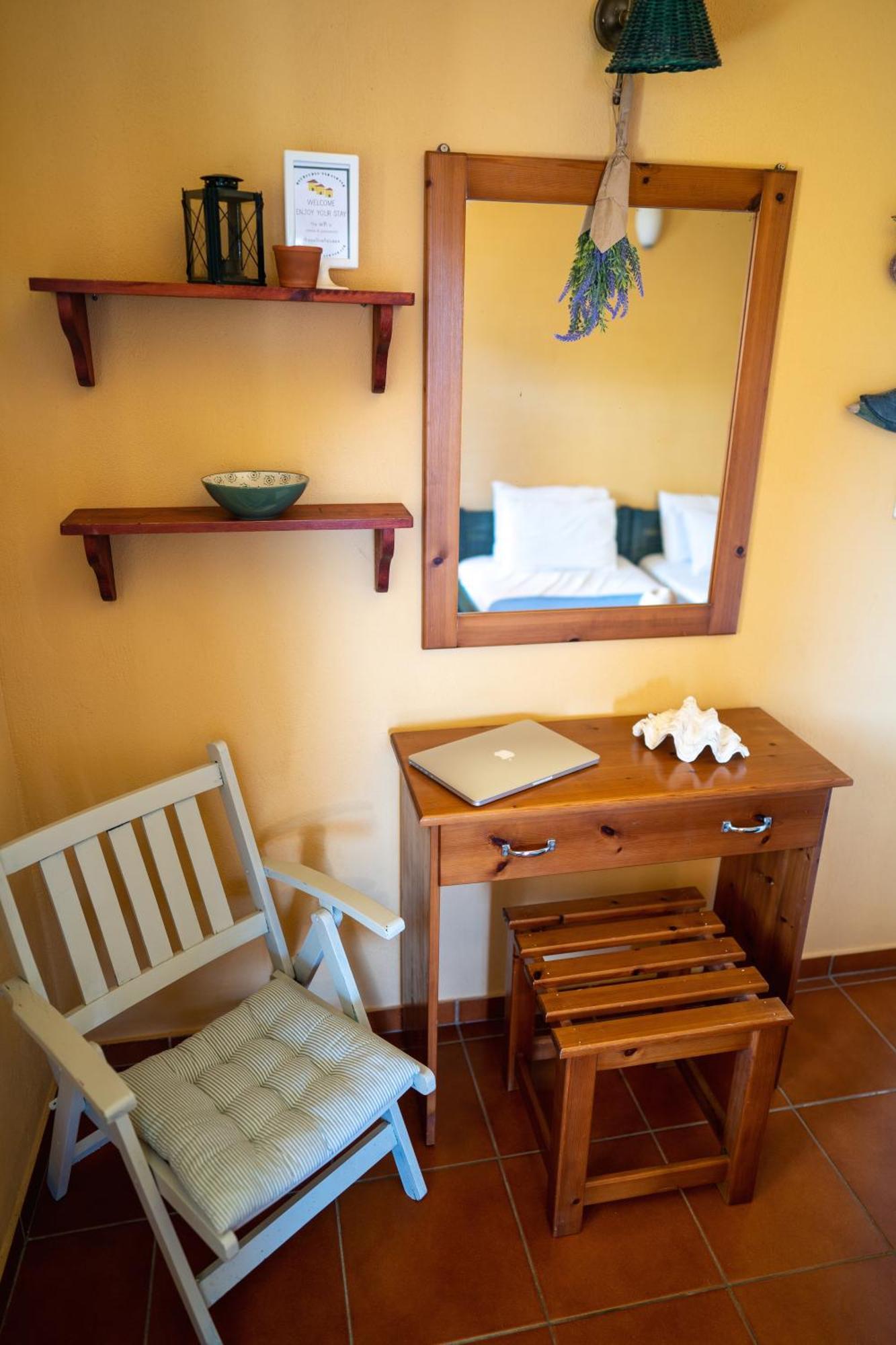 The Yellow Apartment *