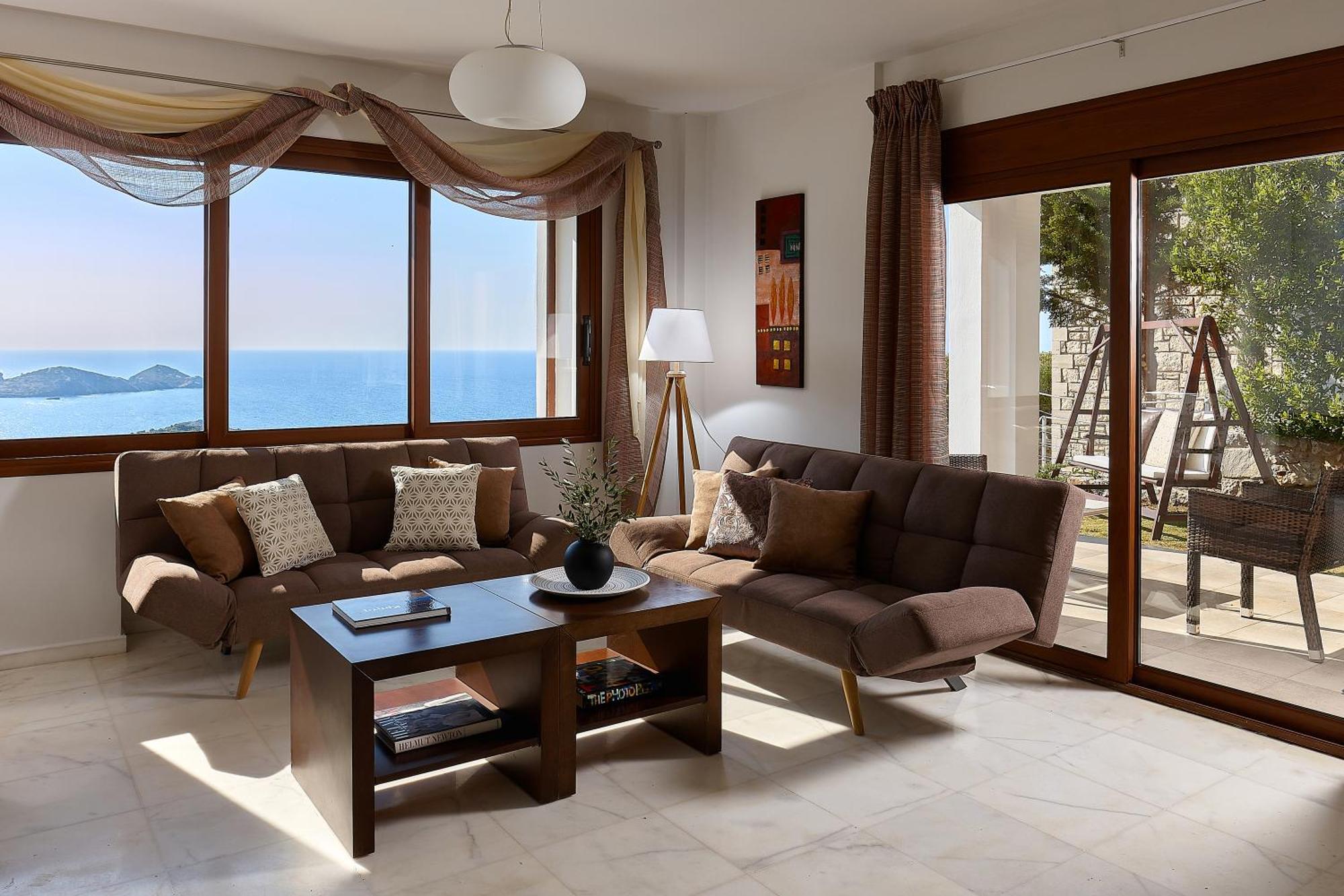 Okeanides Villa *